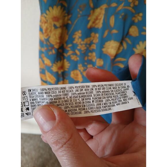 Forever 21 Prairie Floral Deep V sundress Blue and Yellow - Picture 6 of 6